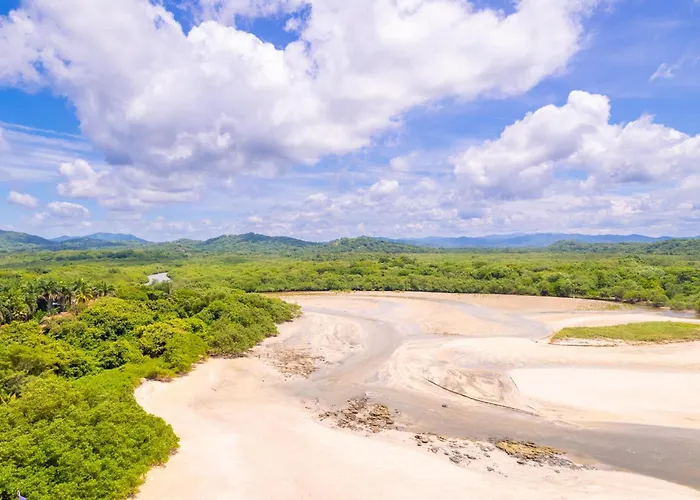 Cerca Del Mar #6- 3br House With Pool Tamarindo