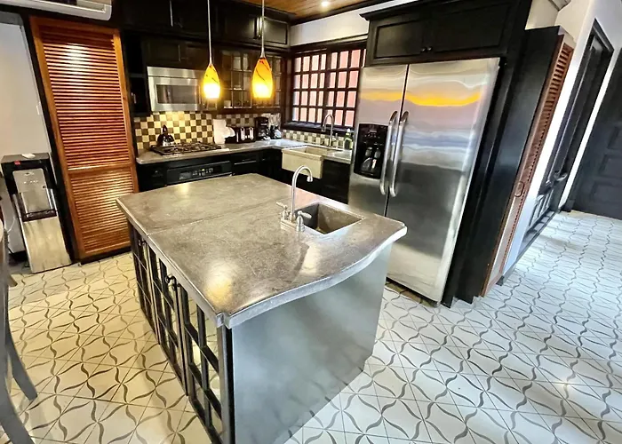 Cerca Del Mar #6- 3br House With Pool Villa